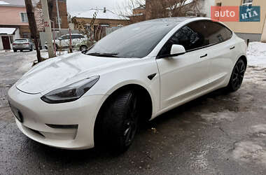 Tesla Model 3  2021