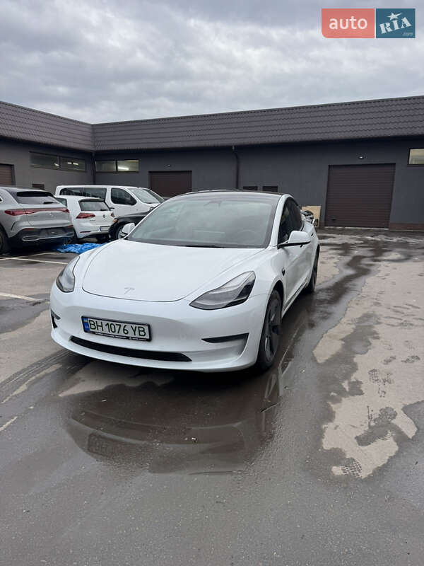 Tesla Model 3 2021