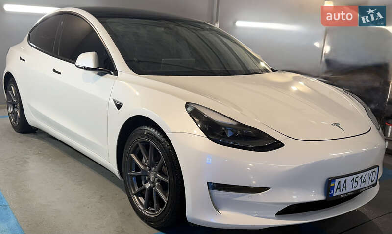 Tesla Model 3 2021