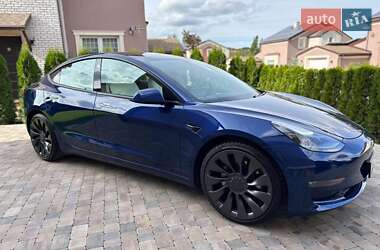 Tesla Model 3  2021
