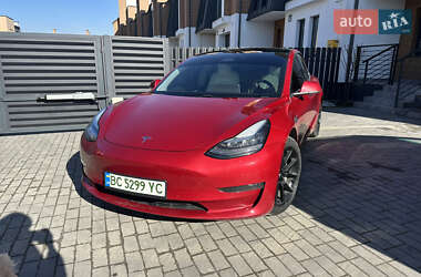 Tesla Model 3  2020