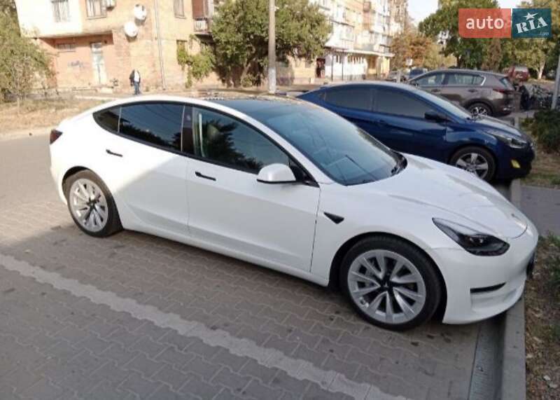 Tesla Model 3 2021