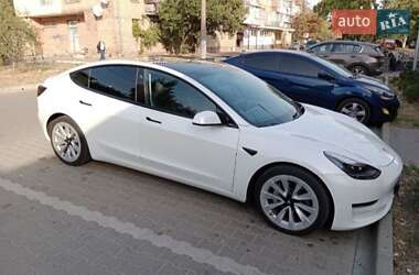 Tesla Model 3  2021