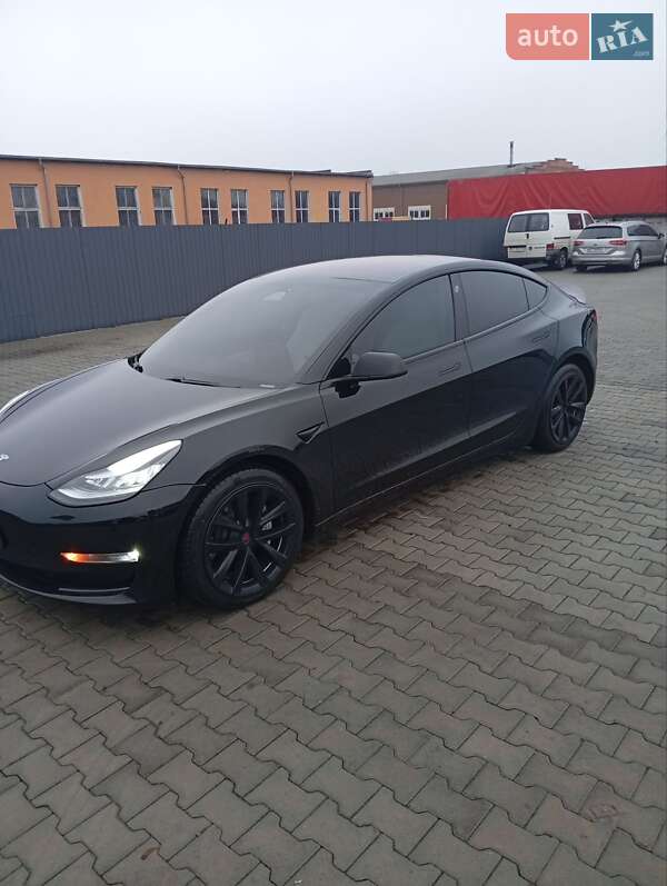 Седан Tesla Model 3 2018 в Нововолынске