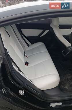 Седан Tesla Model 3 2018 в Нововолынске