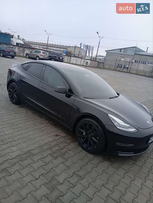 Седан Tesla Model 3 2018 в Нововолынске