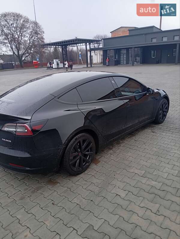 Седан Tesla Model 3 2018 в Нововолынске