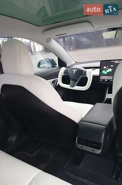Седан Tesla Model 3 2018 в Нововолынске