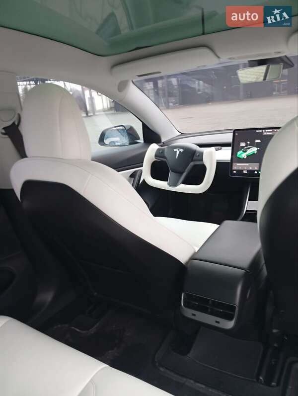 Седан Tesla Model 3 2018 в Нововолынске