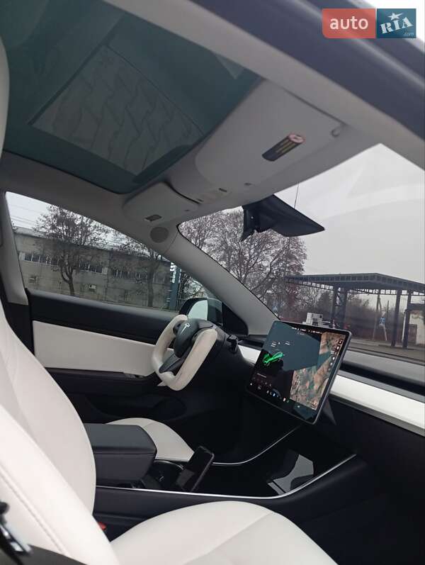 Седан Tesla Model 3 2018 в Нововолынске