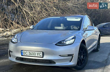 Tesla Model 3  2018