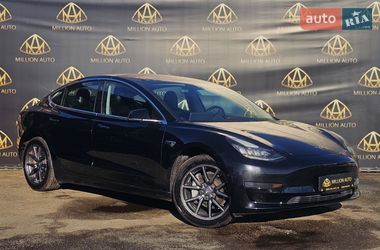 Tesla Model 3  2019