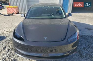 Tesla Model 3  2025