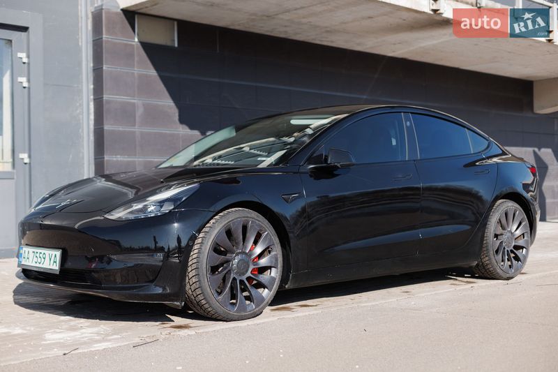 Седан Tesla Model 3 2021 в Києві