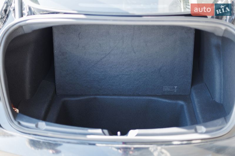 Седан Tesla Model 3 2021 в Києві
