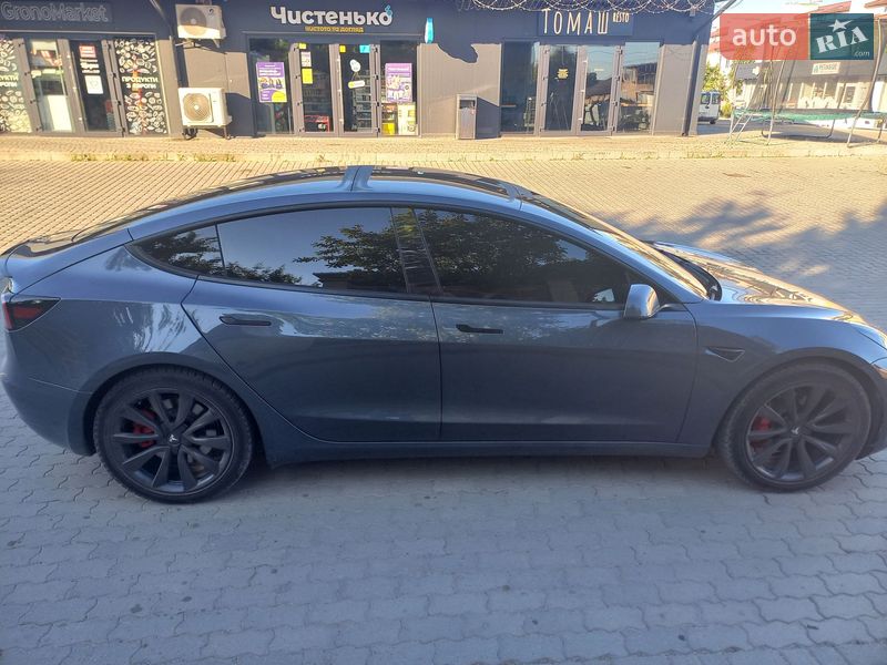 Tesla Model 3 2022