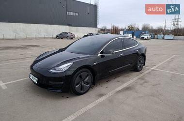 Tesla Model 3  2019