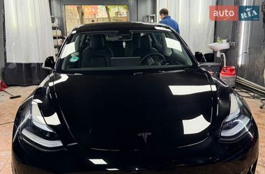 Tesla Model 3  2023