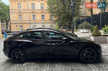 Tesla Model 3  2023
