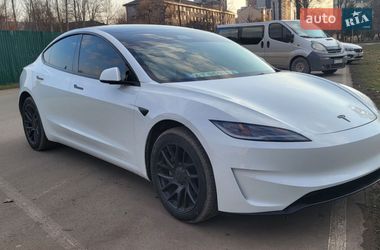 Tesla Model 3  2025