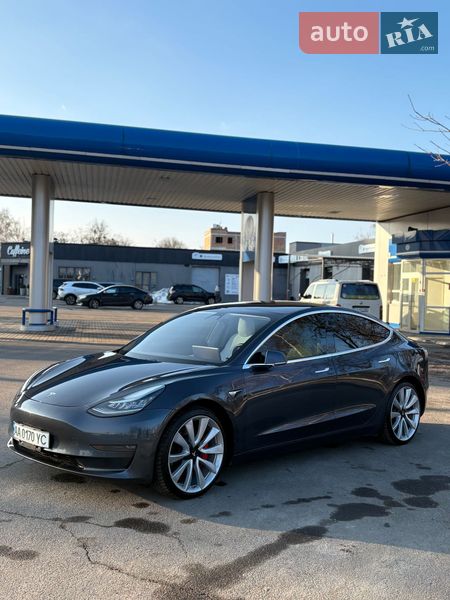 Tesla Model 3 2018