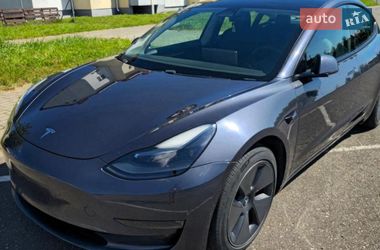 Tesla Model 3  2021