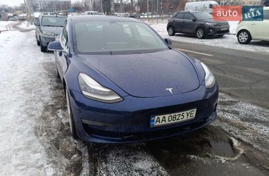 Tesla Model 3  2020