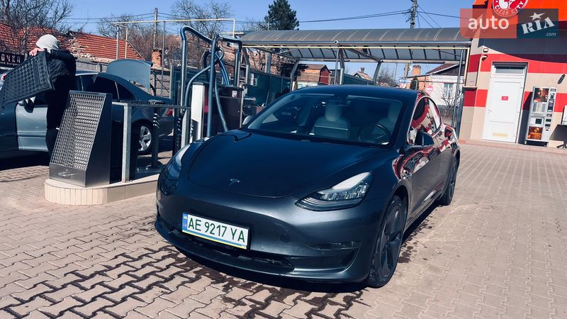 Tesla Model 3 2018 Tesla Model 3 2018