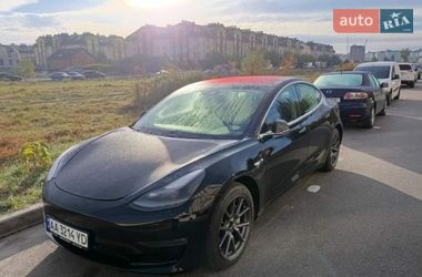 Tesla Model 3  2019