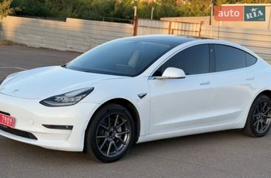 Tesla Model 3 2020