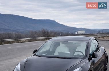 Tesla Model 3  2023