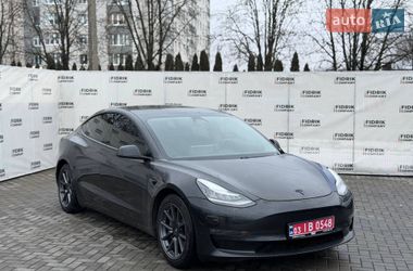 Tesla Model 3  2020