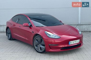 Tesla Model 3  2021