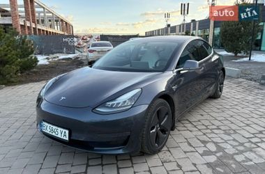 Tesla Model 3  2019