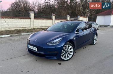 Tesla Model 3  2019