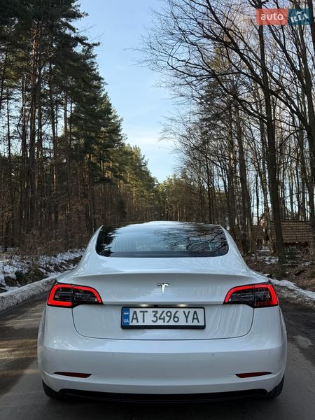 Седан Tesla Model 3 2019 в Івано-Франківську