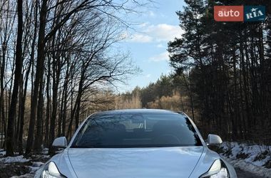Седан Tesla Model 3 2019 в Івано-Франківську