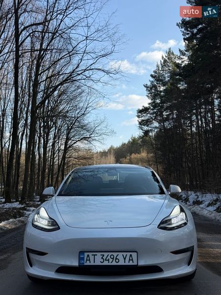 Седан Tesla Model 3 2019 в Івано-Франківську