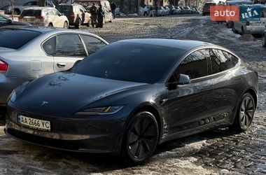 Tesla Model 3 2024