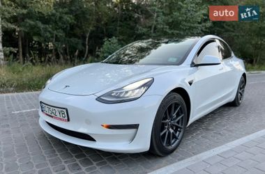 Tesla Model 3 2020
