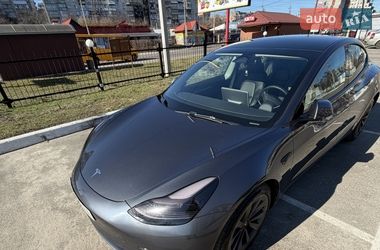 Tesla Model 3  2022