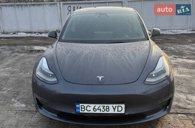 Tesla Model 3  2021