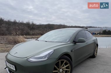 Tesla Model 3  2019
