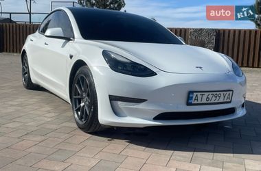 Tesla Model 3  2022