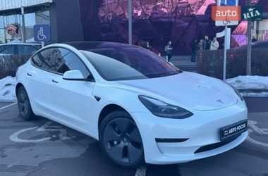 Tesla Model 3  2022