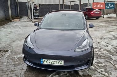 Tesla Model 3  2021