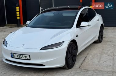 Tesla Model 3  2024