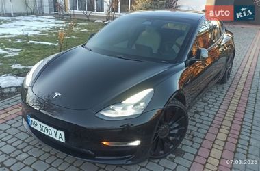 Tesla Model 3  2021