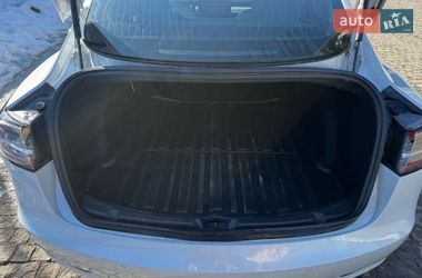 Седан Tesla Model 3 2020 в Коростишеві