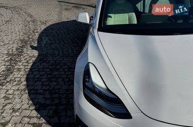 Седан Tesla Model 3 2020 в Коростишеві